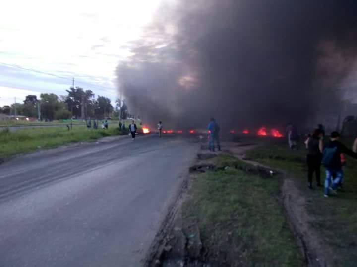 Por tercer día consecutivo, cortan el tránsito de la Ruta 7 a la altura del barrio Luchetti