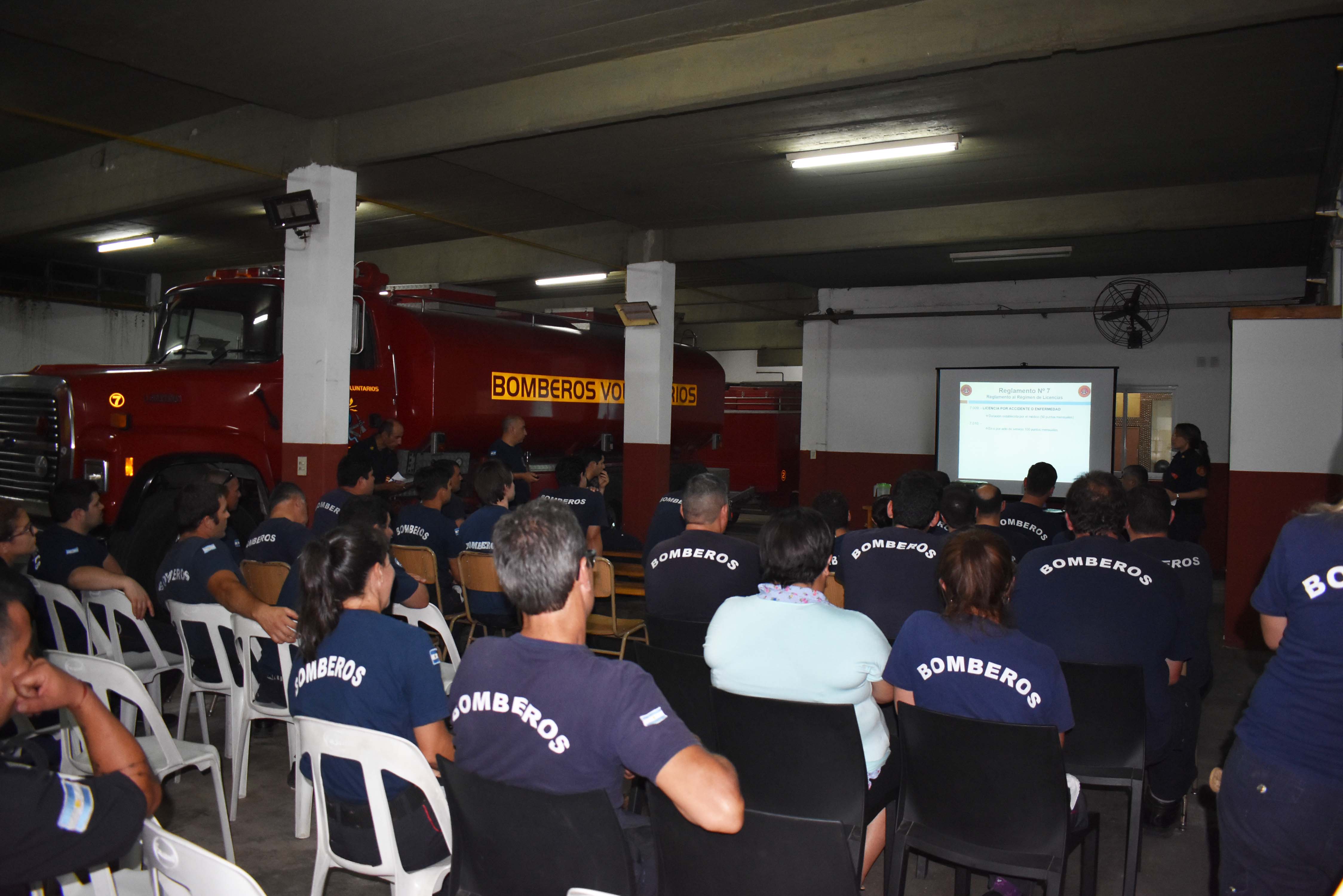 Kubar realizó un brindis de fin de año junto a los Bomberos Voluntarios