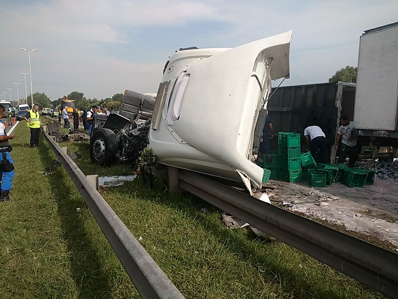 camion-la-serenisima-volcado-diciembre-2017-1