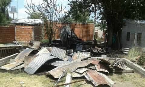 Una pareja perdió su casa tras un incendio y necesita ayuda