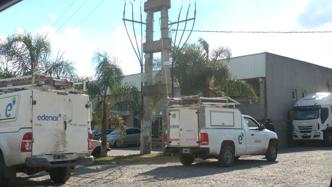 edenor-reparaciones-torre-media-tension-ruta-28-enero-2018