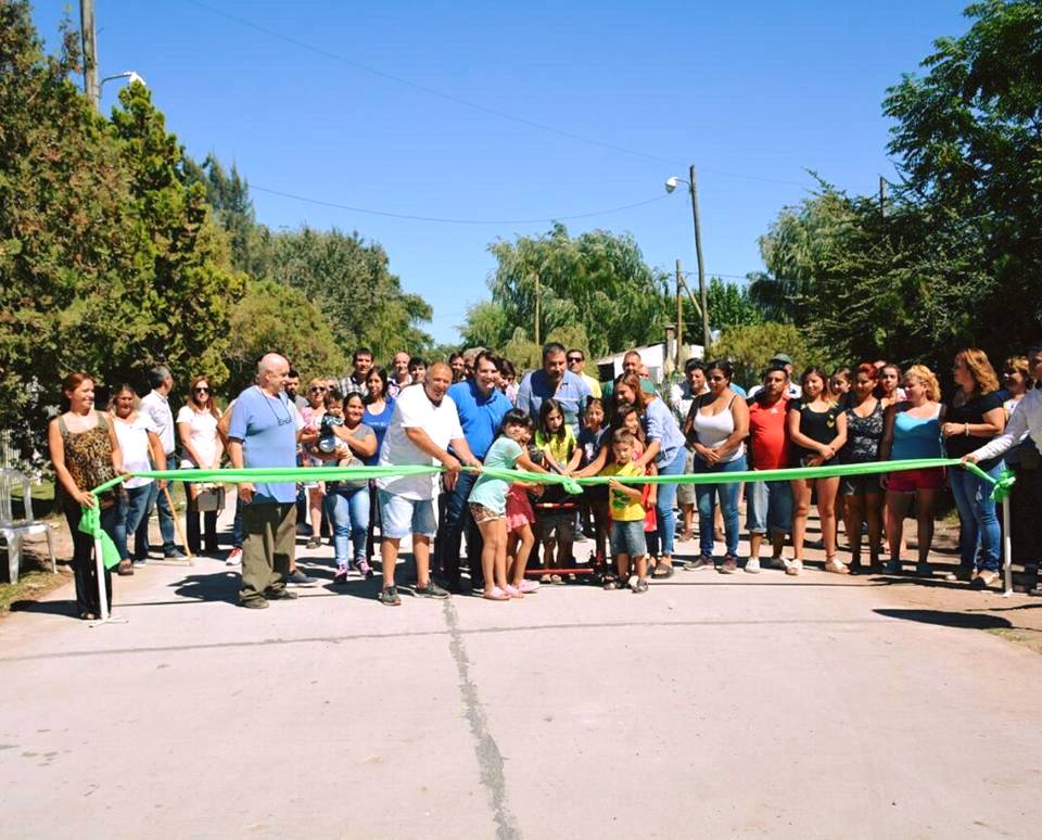 Se inauguró el asfalto de la calle Corsini, en Agua de Oro