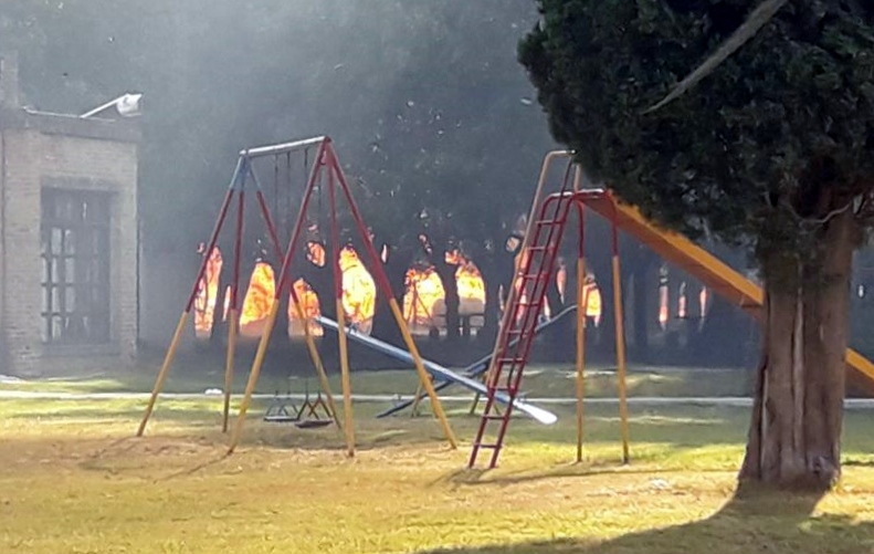 Incendio en una tarimera y susto