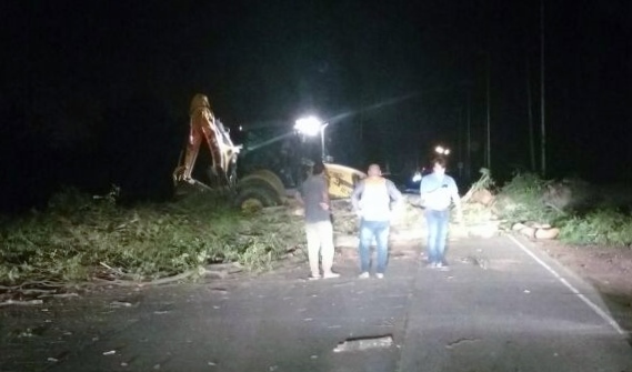 Un par de accidentes y una falla dejaron sin energía a varios barrios