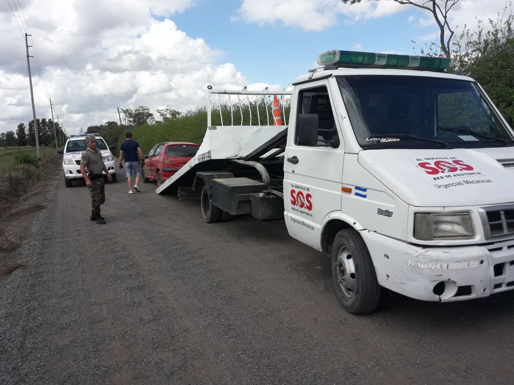 Abandonaron un auto en cercanías de la Ruta 28