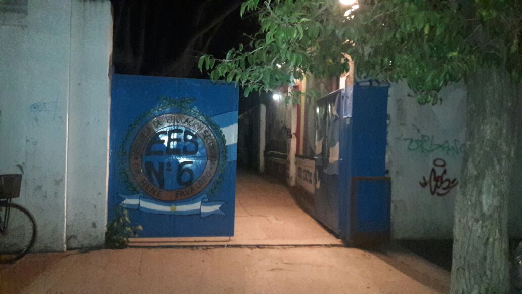 Aún sin su director, la Escuela 6 sufrió más amenazas de bomba