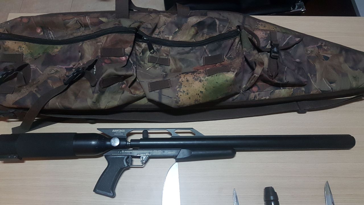 La Policía sorprendió y detuvo a cinco individuos en una zona rural