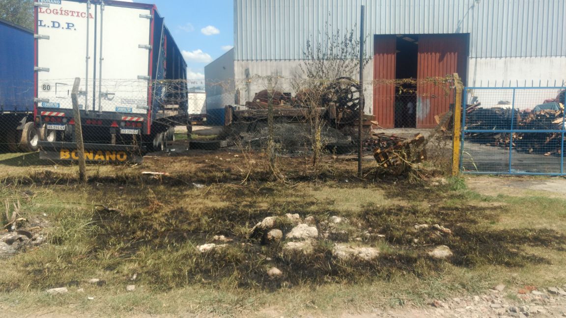 Se incendió un depósito de camiones en el barrio Figueroa Alcorta