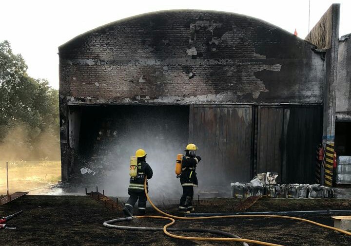 Se incendió un depósito de ácidos sobre Ruta 24