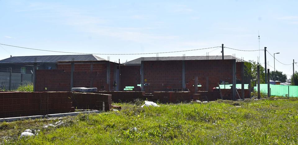 Comenzó la obra del edificio propio de la Primaria de Barrio Bicentenario