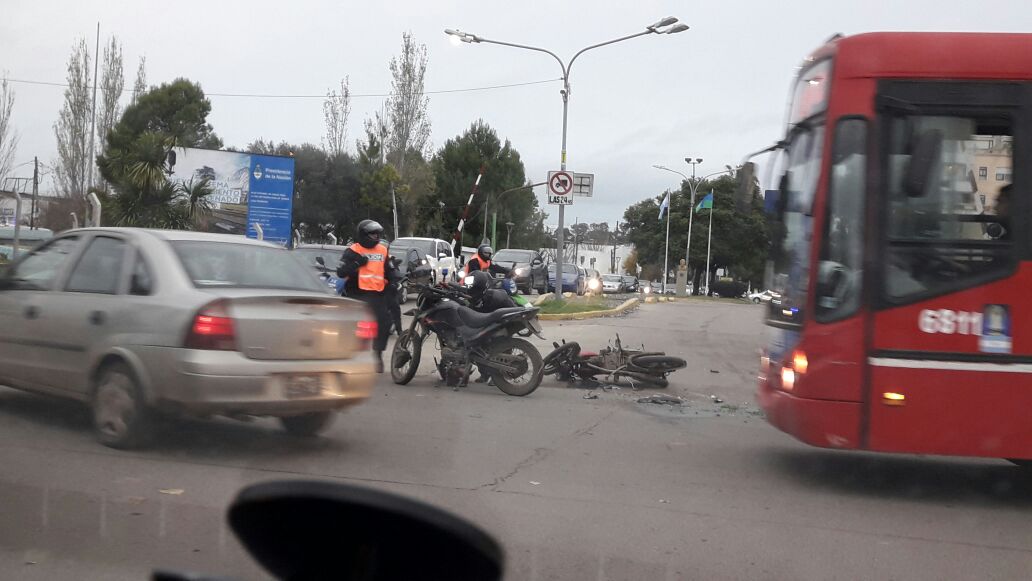 Un auto chocó con una moto en el cruce de Bernardo de Irigoyen y San Martín