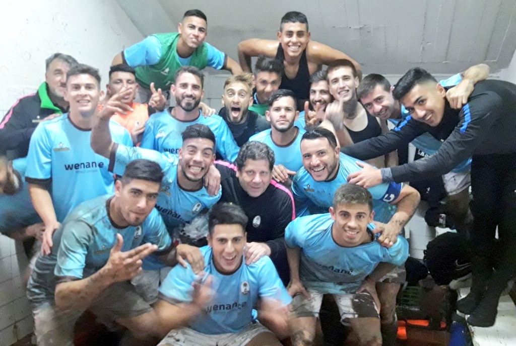 Atlas sufrió, pero está en la final