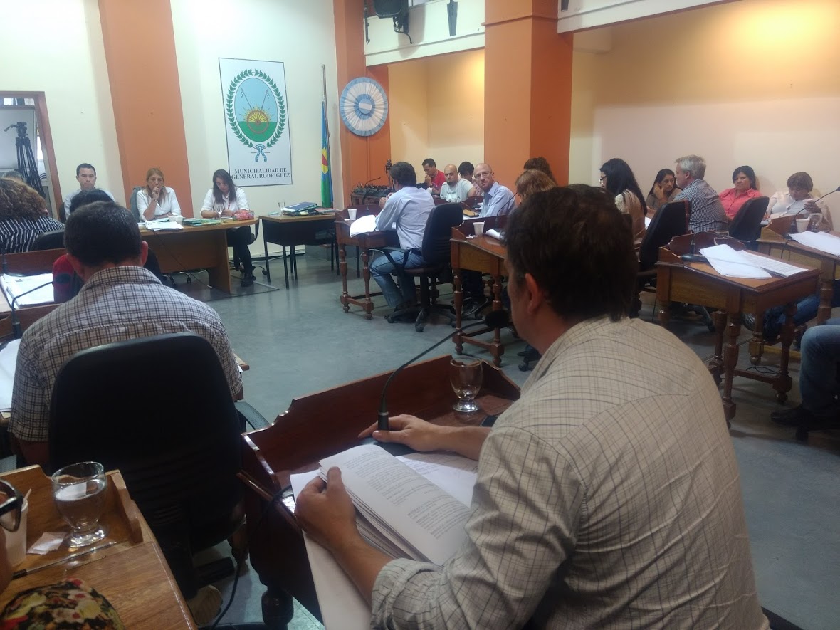 UC cuestiona erogaciones del Gobierno y el oficialismo propone capacitar en Tránsito a alumnos