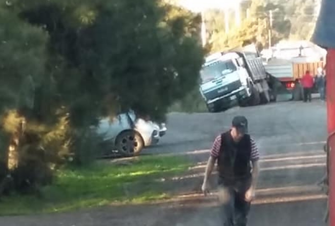 Dos camiones protagonizaron accidentes en la Ruta 24, que requiere mayor seguridad