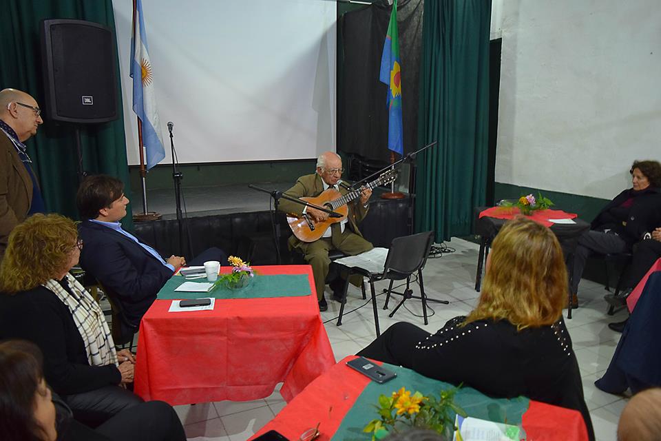 Vecinos conmemoraron el Día de la Bandera y reafirmaron los derechos nacionales sobre las Islas Malvinas