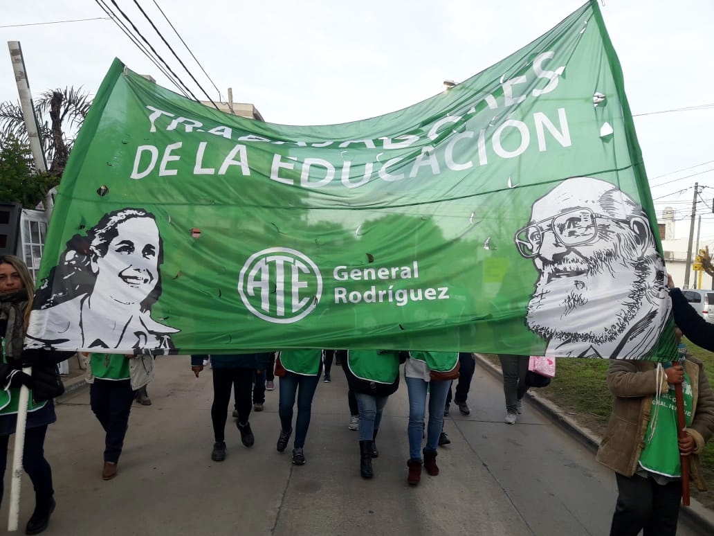 ATE marchó al Consejo Escolar y reclamó soluciones a las licencias médicas