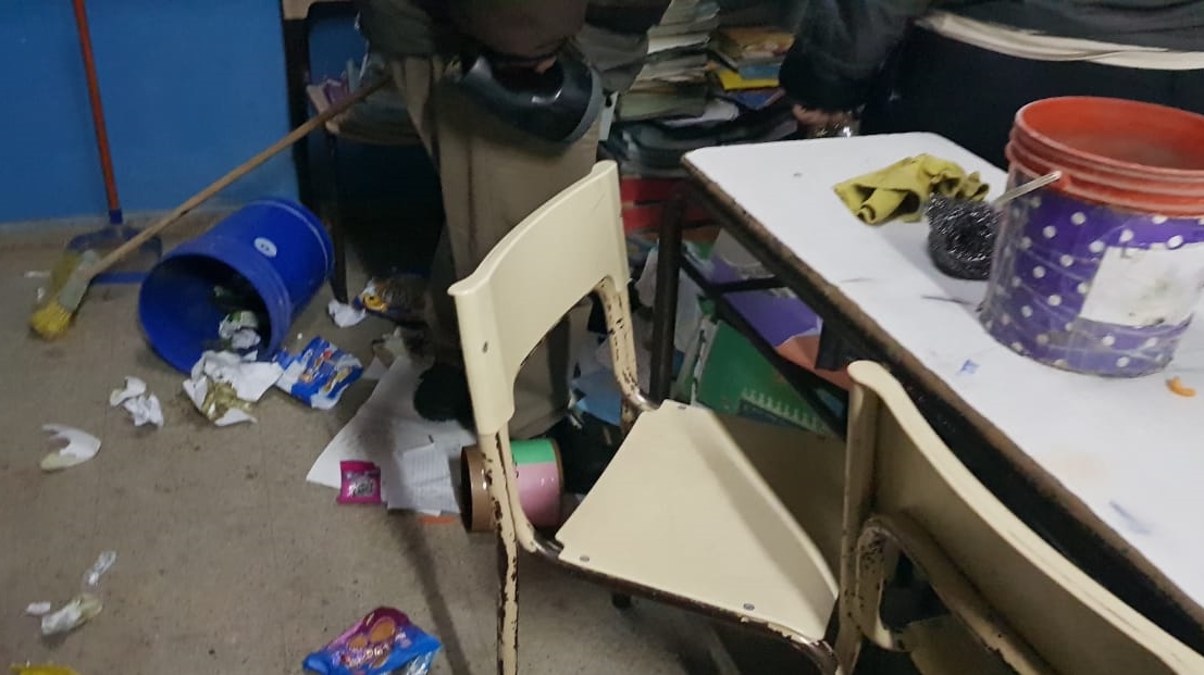 Entraron a una escuela y produjeron destrozos