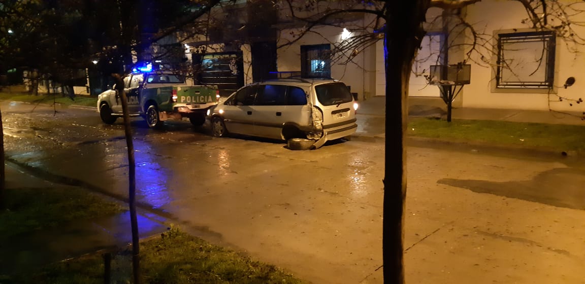 Accidente entre dos vehículos a cuadras de la Estación