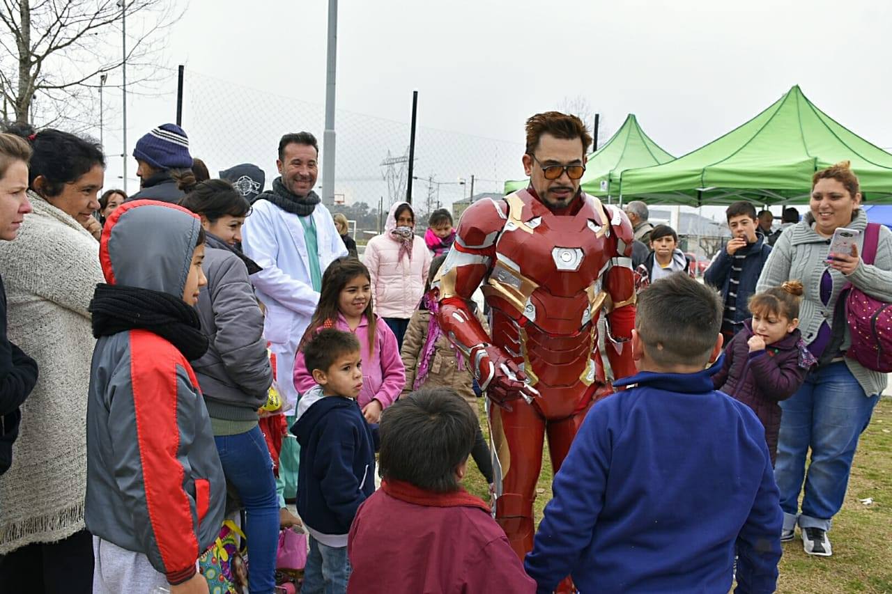 El Iron Man argentino que participó en el trailer odontológico del último "Barrios Saludables"