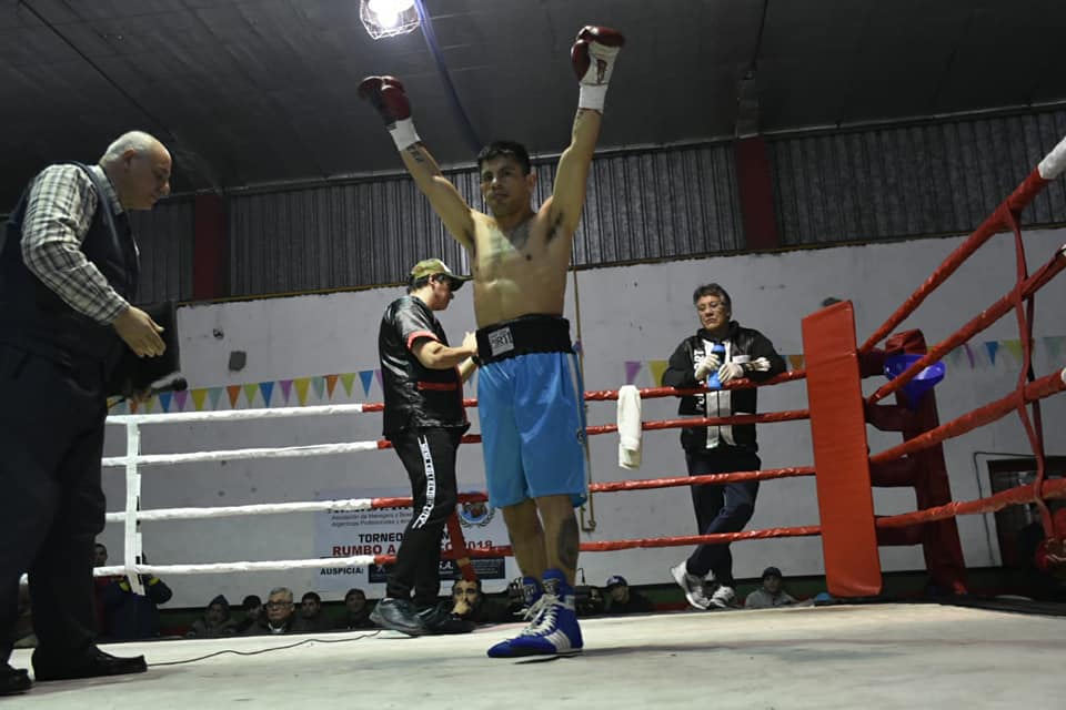 "El Chuky" triunfó un su regreso al ring