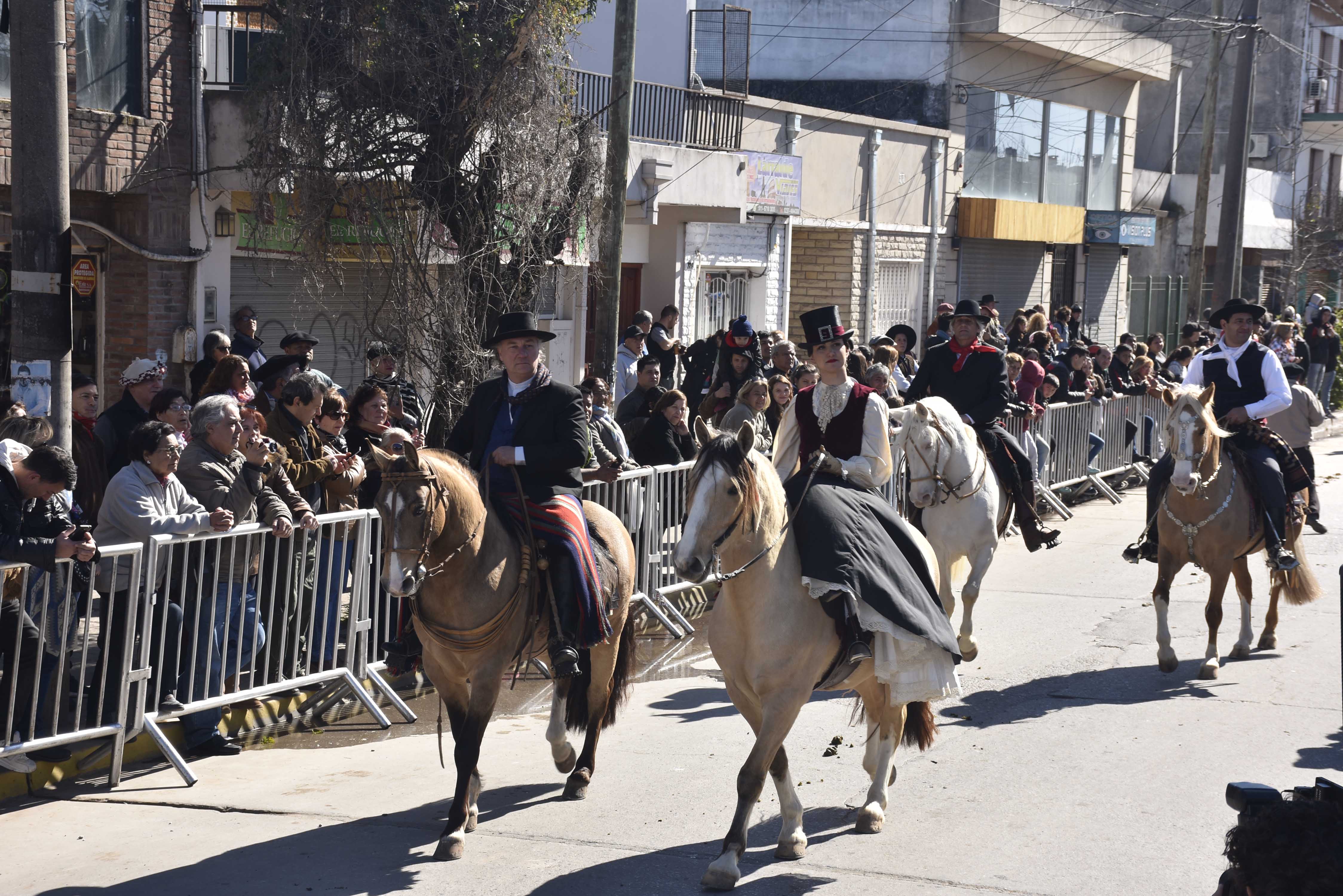 General Rodríguez conmemoró con el desfile Tradicionalista el Día del Padre Argentino