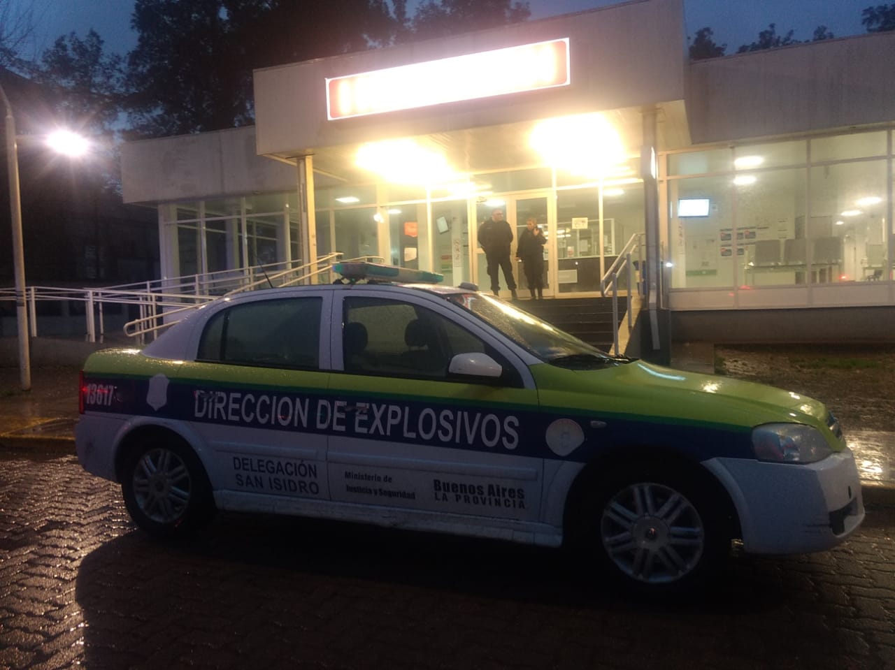 Evacúan el Hospital Vicente López por amenaza de bomba