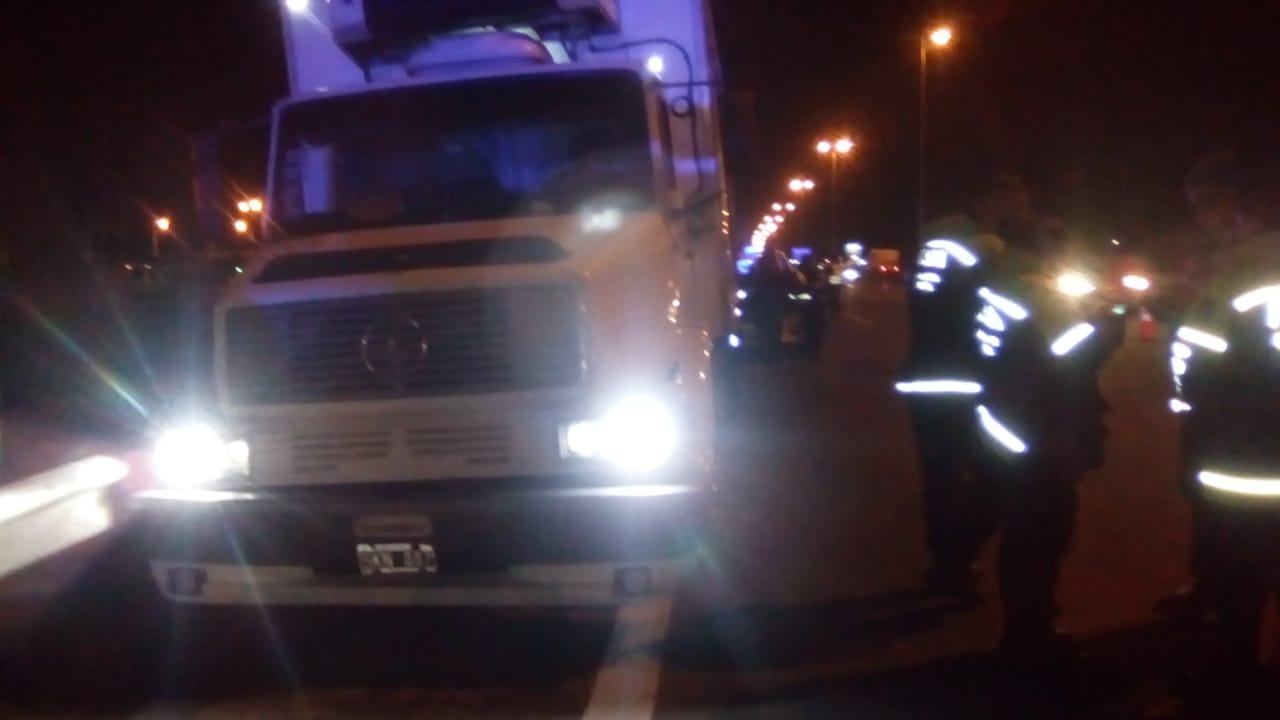 Robo, persecución y tiroteo sobre el Acceso Oeste