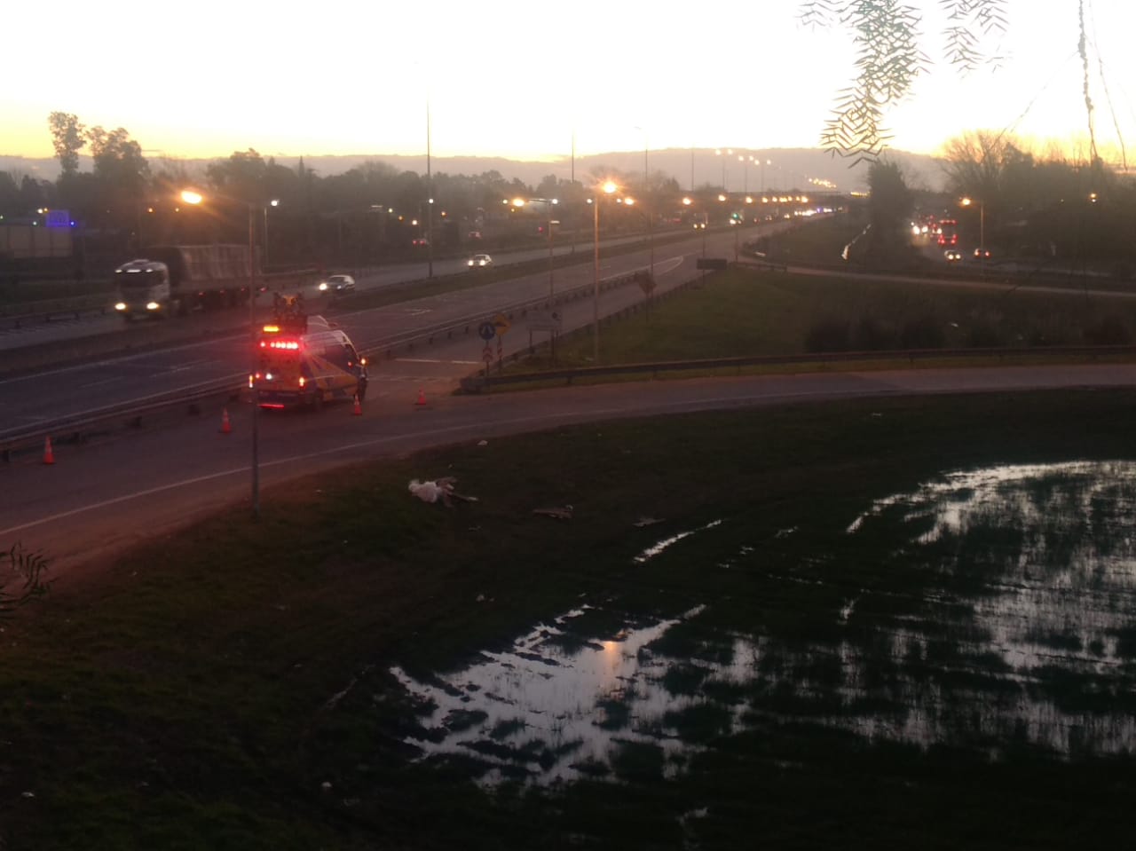 choque-camiones-acceso-oeste-13
