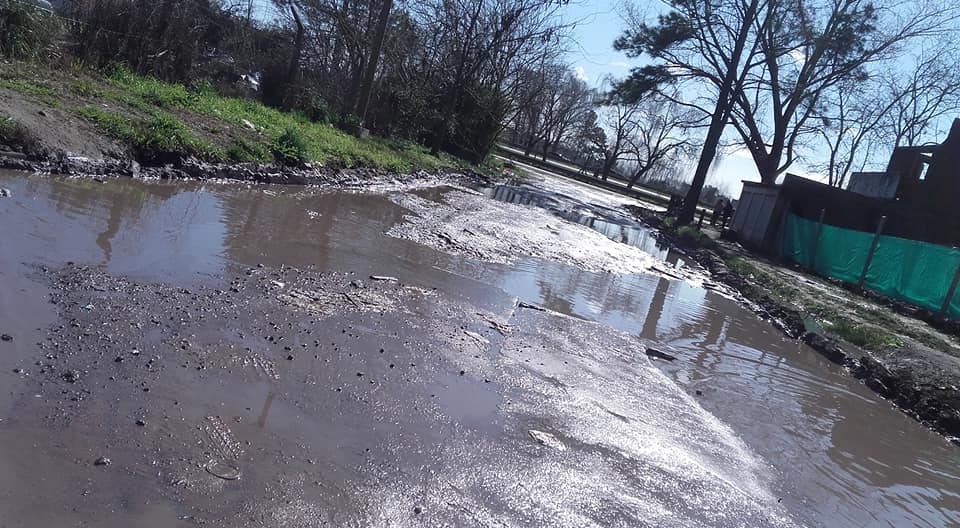 reclamo-calles-agua-de-oro-1