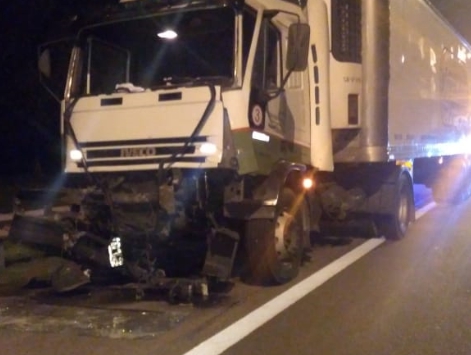 Accidente en el Acceso Oeste con un camión de La Serenísima