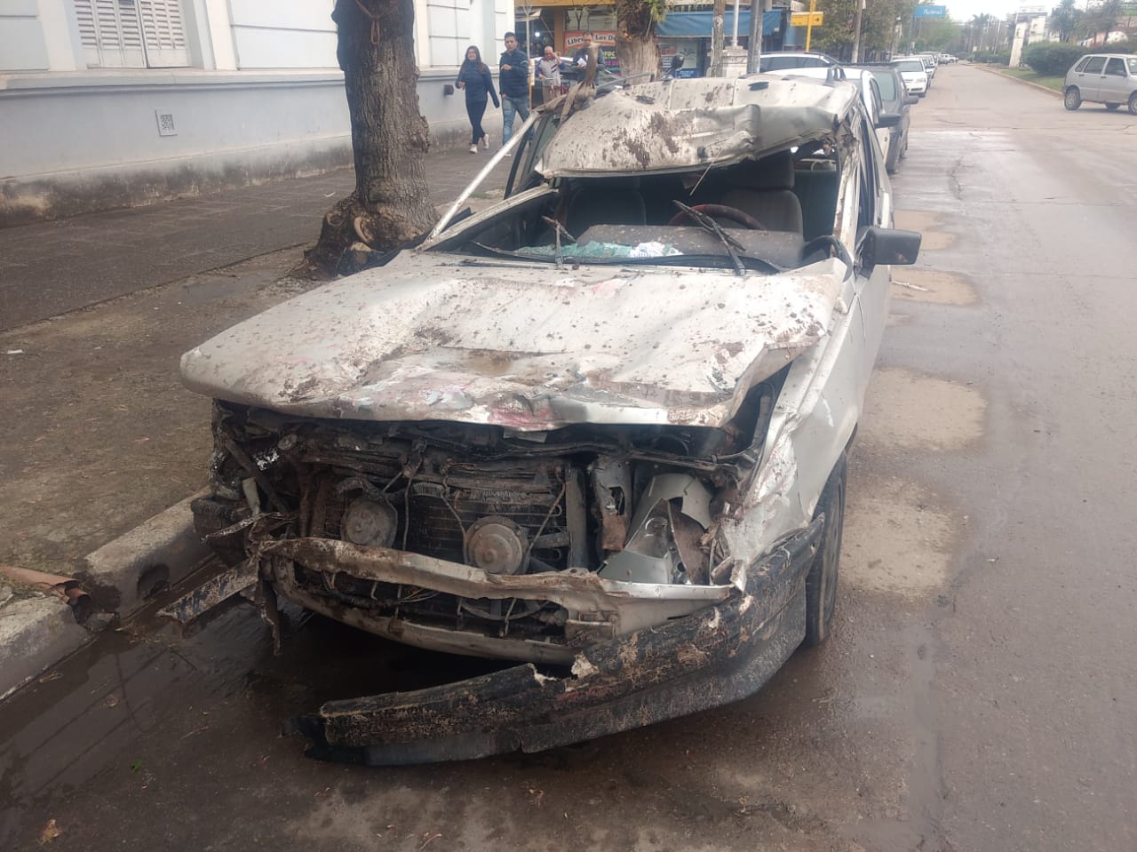 La Peregrinación Gaucha y el primer accidente: un auto chocó contra dos carros a caballo