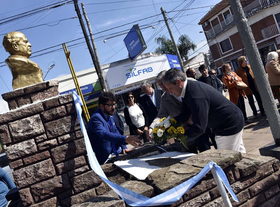 Acto protocolar por el "Día del Maestro"