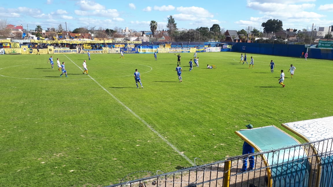 Visita de lujo en el Estadio de Leandro N. Alem