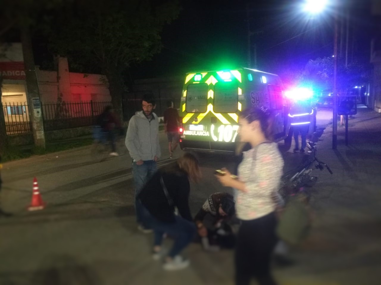 Una septuagenaria y otra mujer con un nene protagonizaron accidentes sobre la calle Belgrano