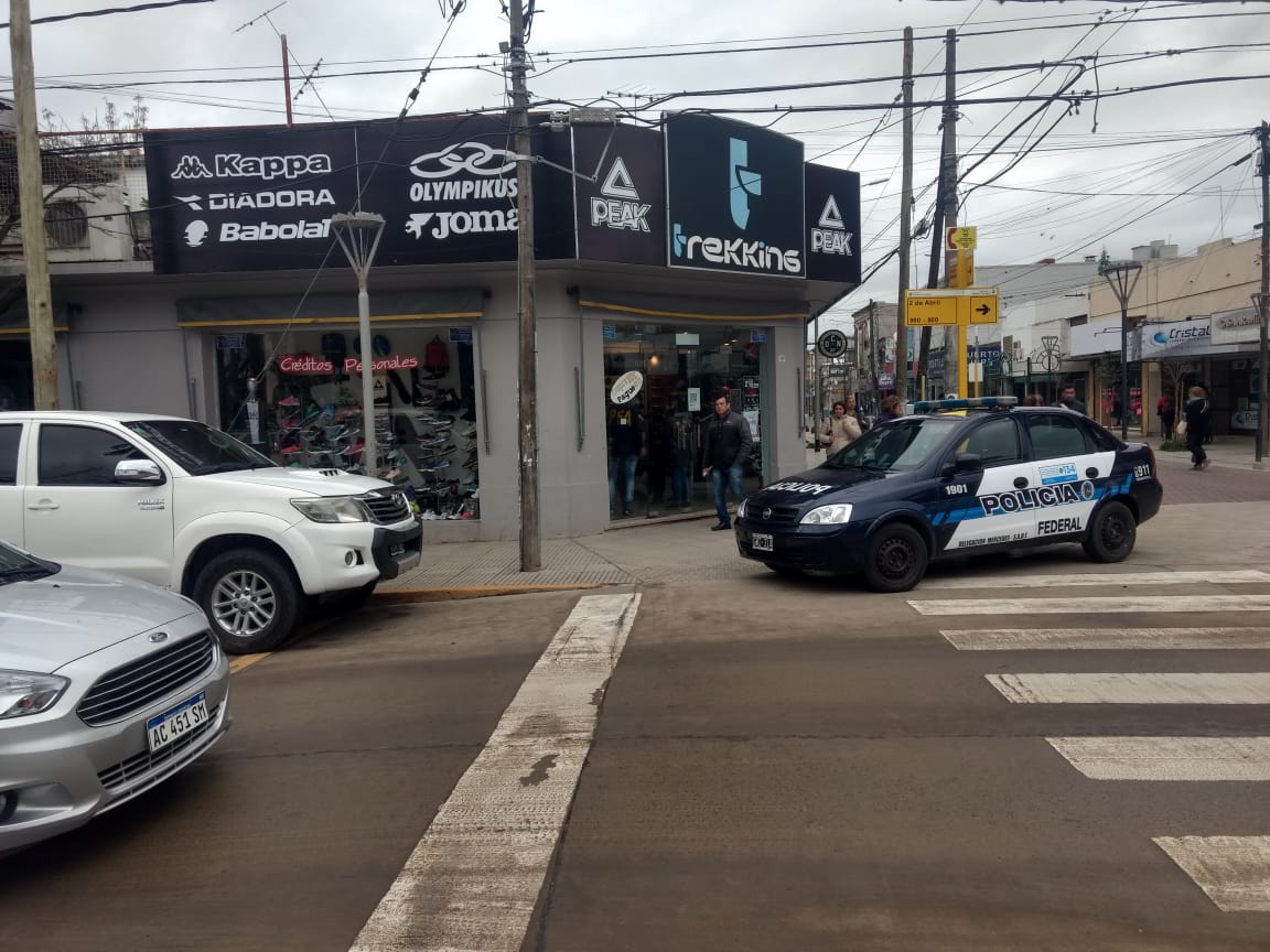 La Policía Federal realizó un allanamiento en un comercio céntrico