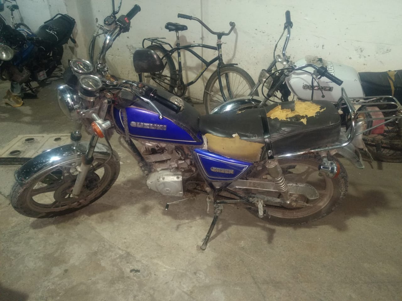 Dos menores en moto evadieron un control de tránsito y chocaron a un nene