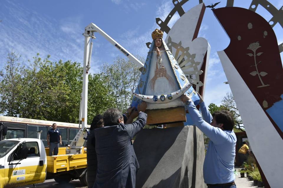 Con críticas y repudios, se inaugura el Monumento a la Virgen de Luján sobre Bernardo de Irigoyen