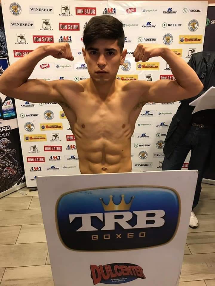 SEBASTIAN-CASTILLO-DEBUT-PROFESIONAL-1