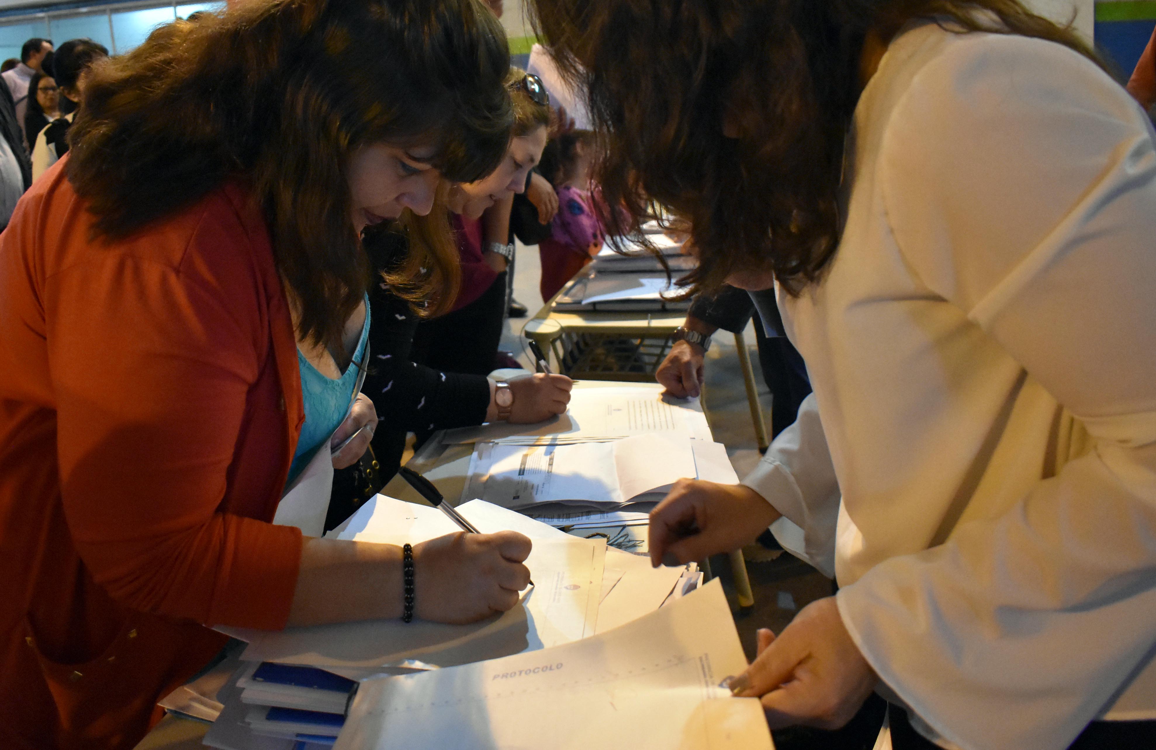 Se entregaron nuevas escrituras a vecinos rodriguenses