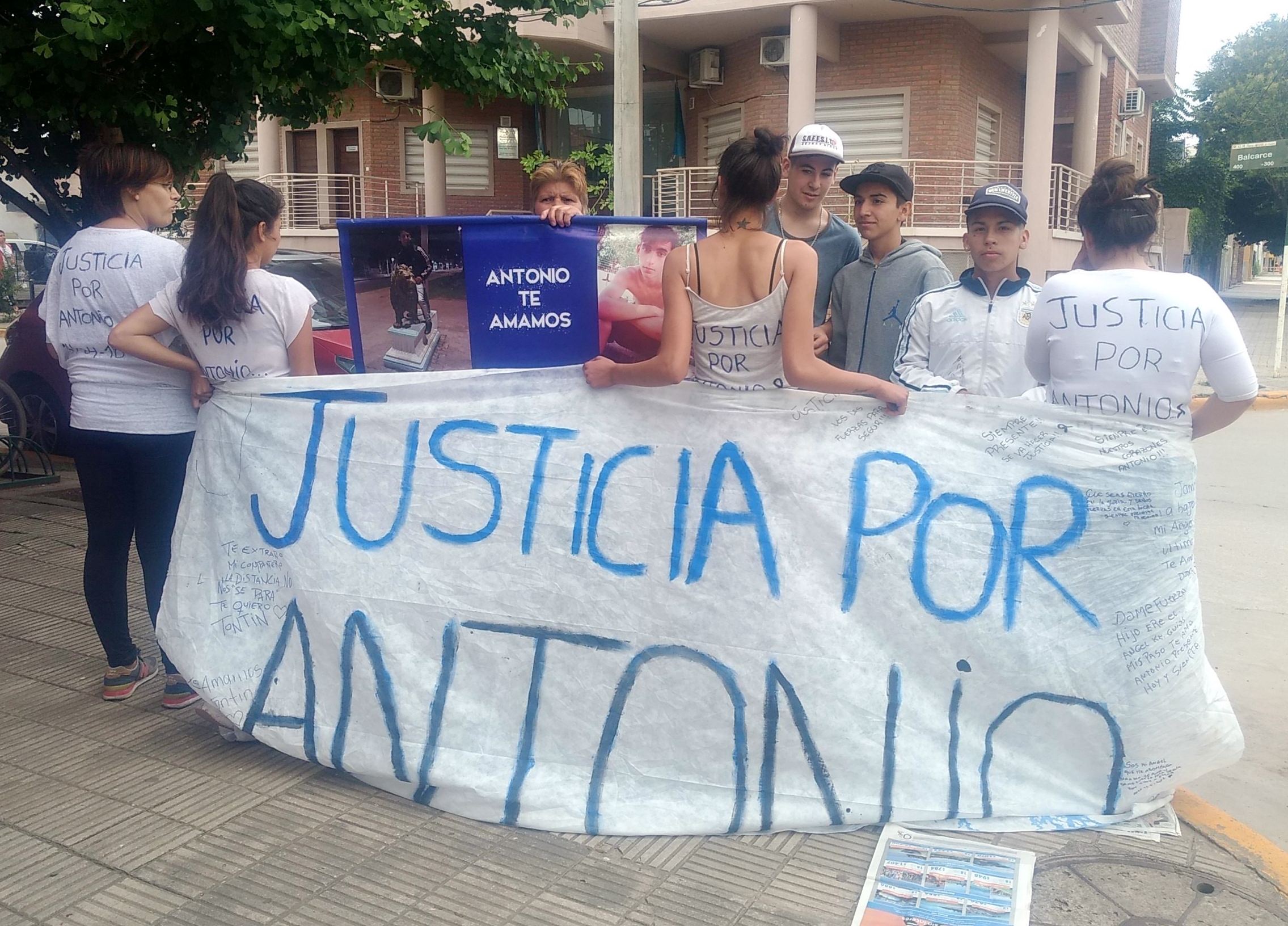 Movilización y reclamo de justicia por el adolescente que falleció atropellado por el tren