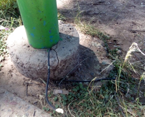 Beba sufrió quemadura por electrocución en un poste de alumbrado