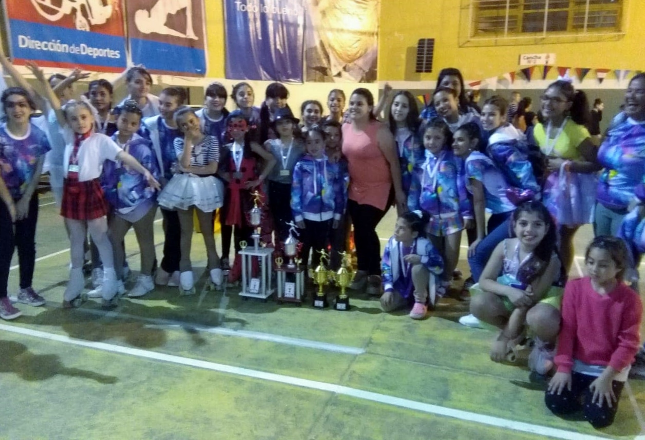 La Escuela Municipal de Patín Artístico brilló en Villa Gesell