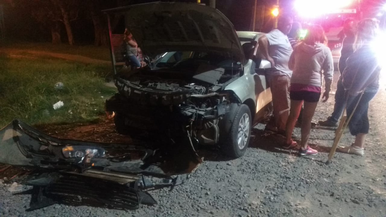 Dos autos y un colectivo, partícipes de un accidente en Pablo Marín