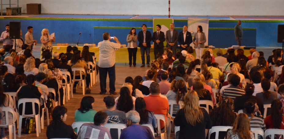 Se efectuaron nuevas firmas de escrituras dominiales