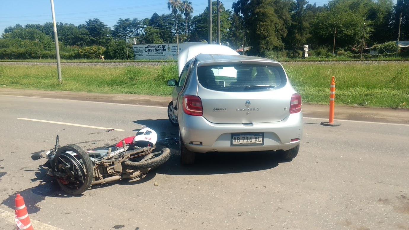 Violento choque en Ruta 7 dejó dos motociclistas heridos