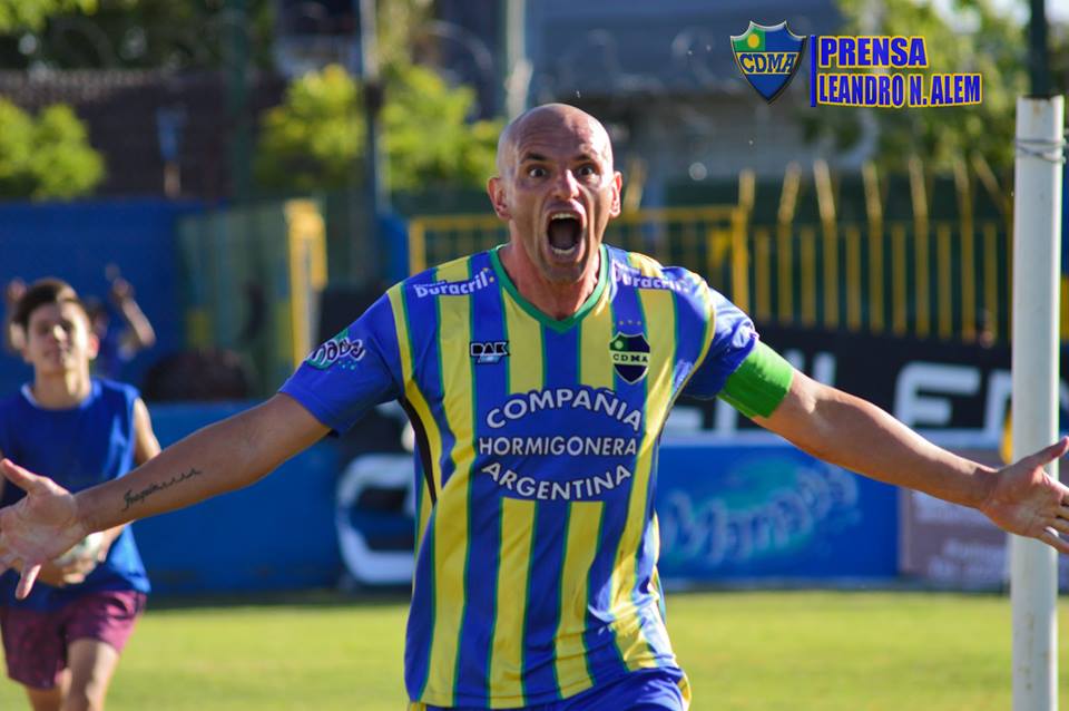 Finalmente, el goleador se queda. Pero... ¿Se va Paz?