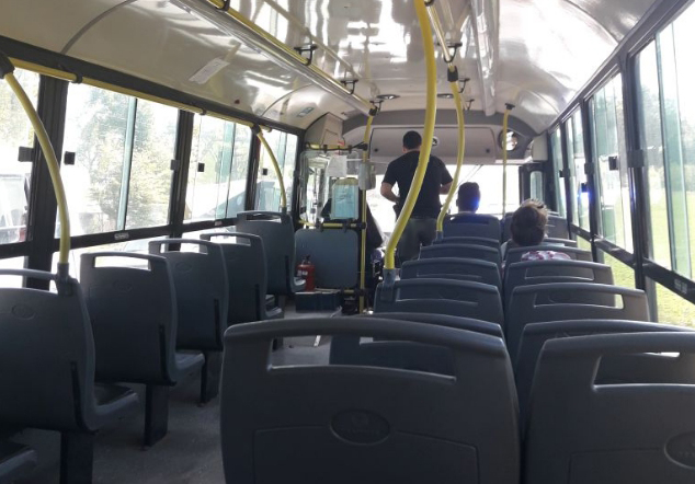 interior-colectivo-semivacio