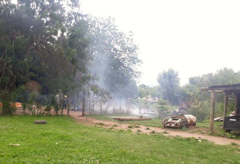 El peor comienzo de año: una familia, sin casa por un incendio