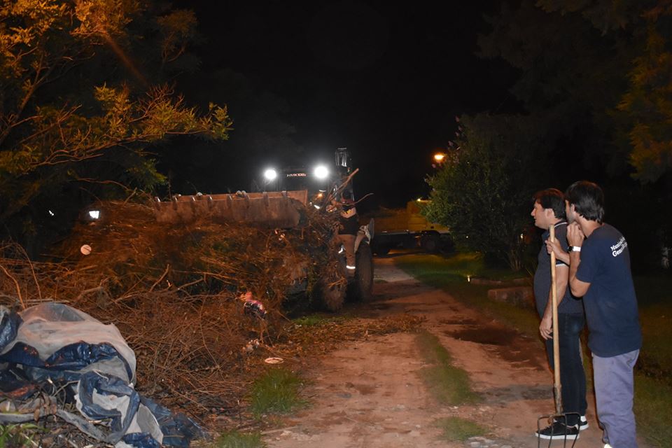 Se implementa un operativo nocturno de recolección de ramas