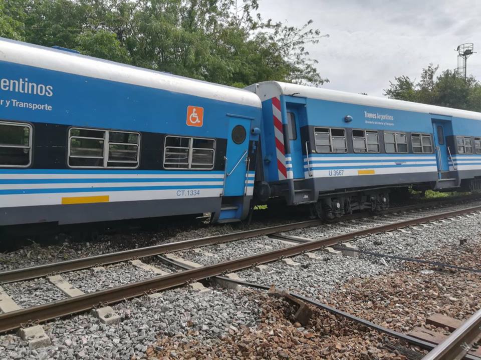 Descarriló una formación del tren Sarmiento que iba con sentido a nuestro distrito